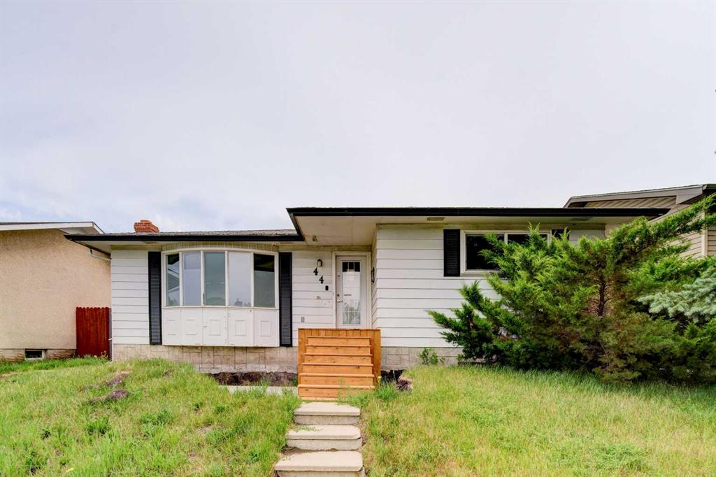 44 Queen Isabella Close, Calgary, MLS® # A2237069