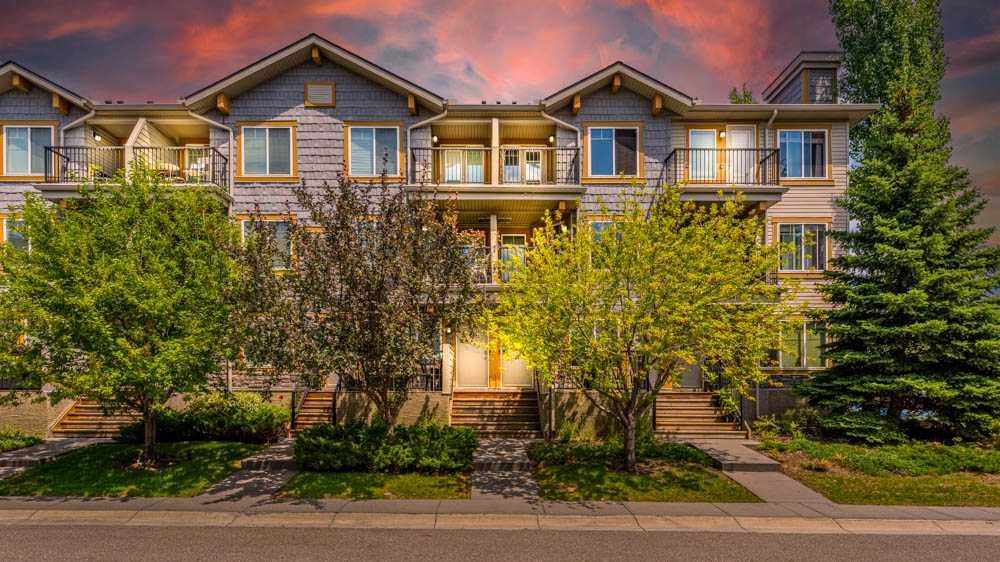 152 Mckenzie Towne Lane, Calgary, MLS® # A2237904