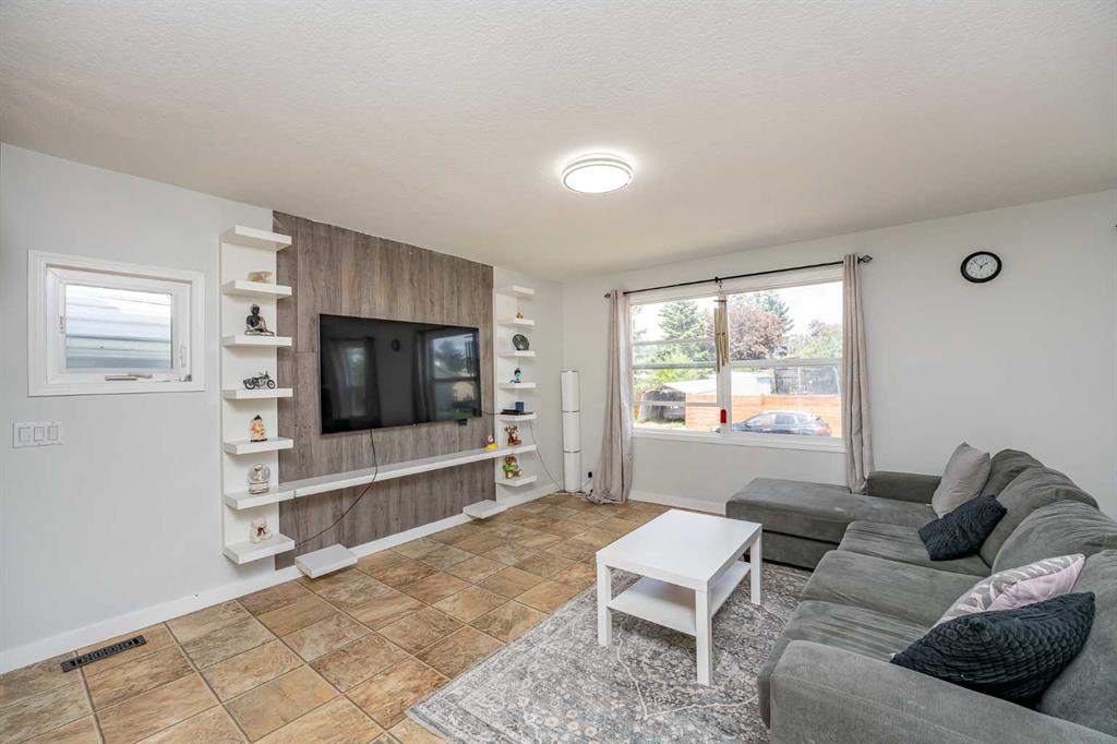 123 Castleglen Road, Calgary, MLS® # A2239173