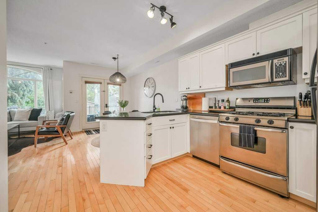2306 17b Street, Calgary, MLS® # A2240563
