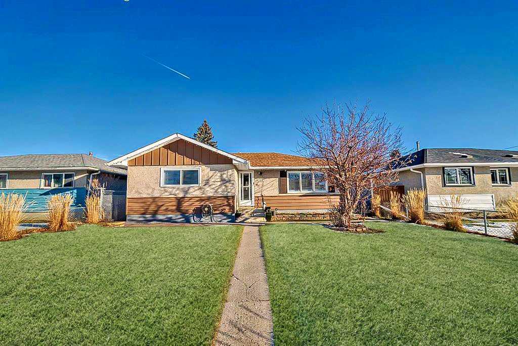 320 44 Street, Calgary, MLS® # A2241064