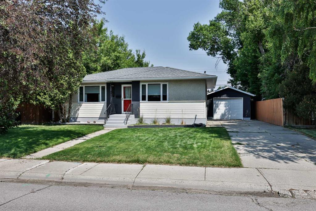 2427 7 Avenue, Lethbridge, MLS® # A2241838