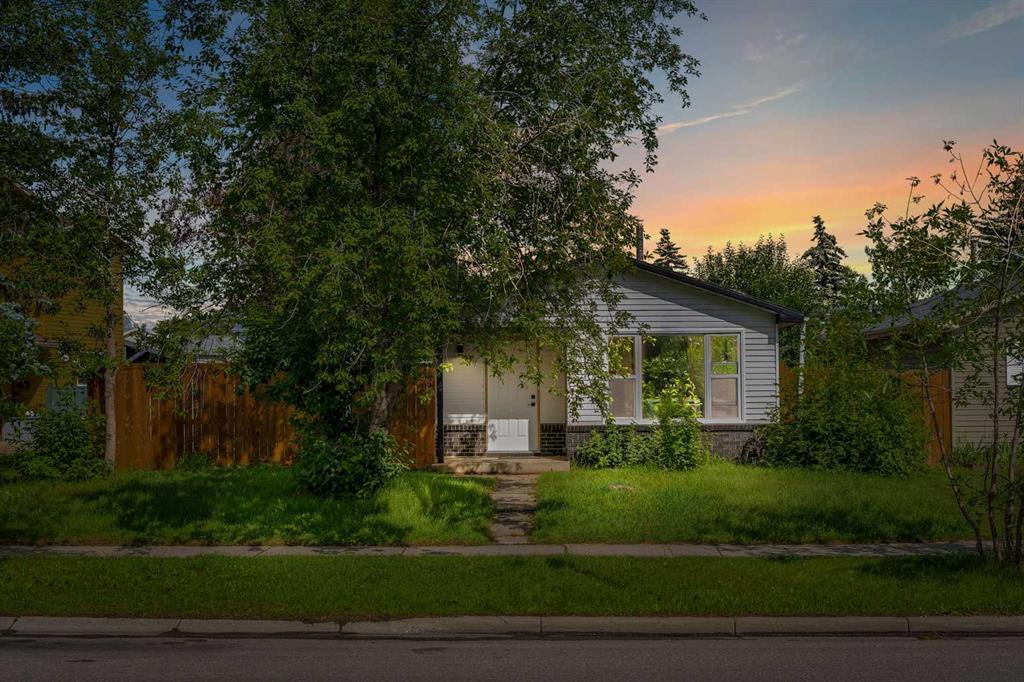 40 Erin Woods Drive, Calgary, MLS® # A2242138