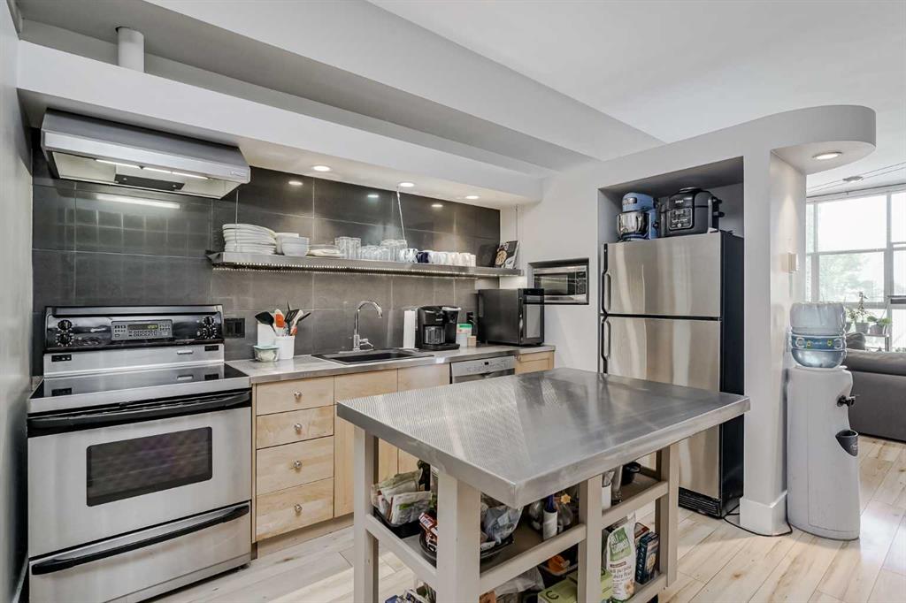 59 Glamis Drive, Calgary, MLS® # A2242430