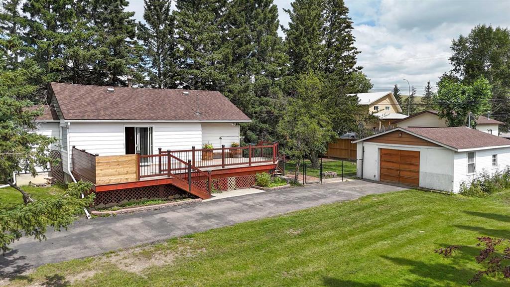 311 Twin Cities Drive, Longview, MLS® # A2243497