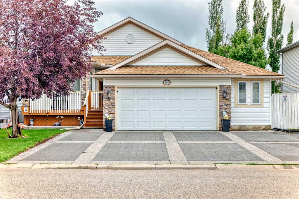 195 West Lakeview Circle, Chestermere, MLS® # A2243973