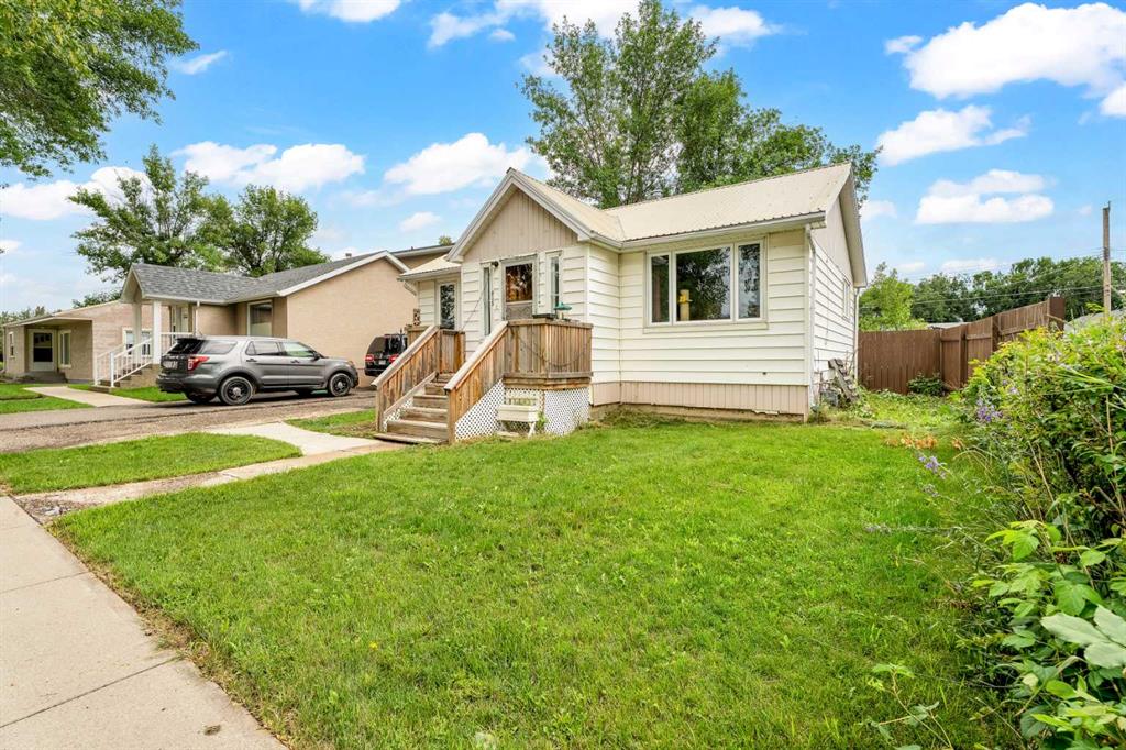 329 53 Avenue, Claresholm, MLS® # A2245634