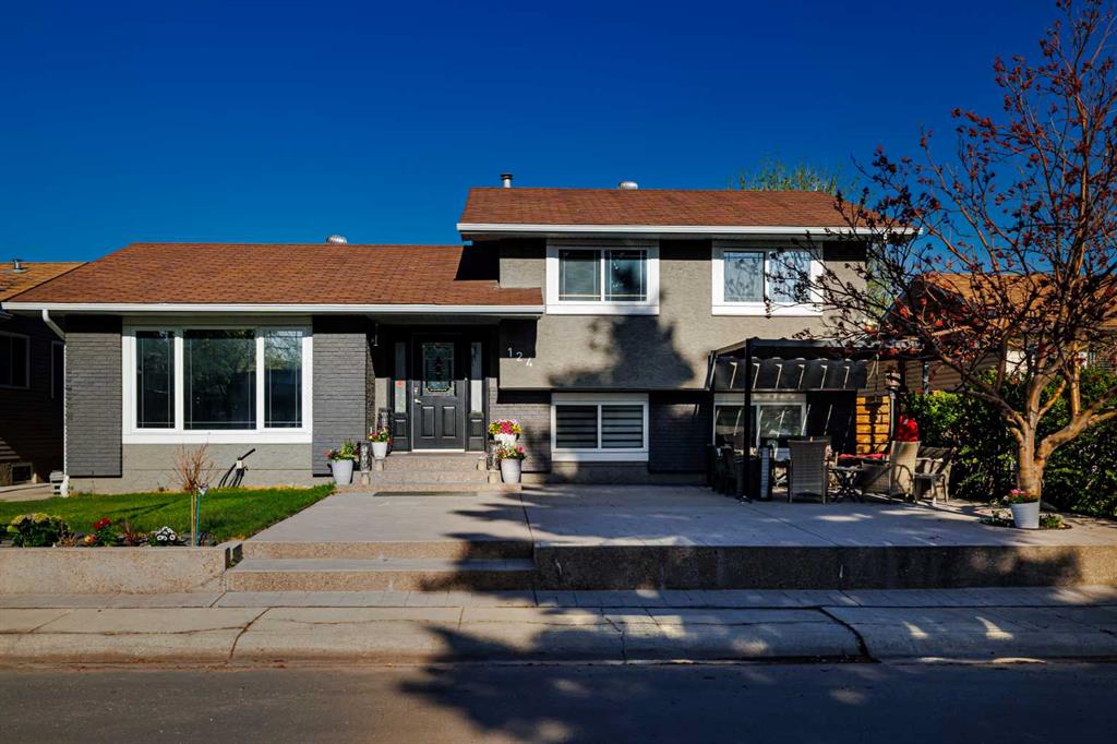 124 Whiteside Crescent, Calgary, MLS® # A2258545