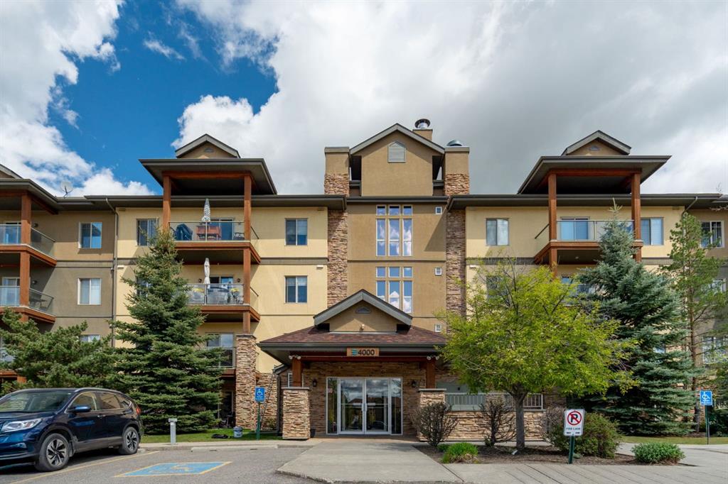 92 Crystal Shores Road, Okotoks, MLS® # A2263113