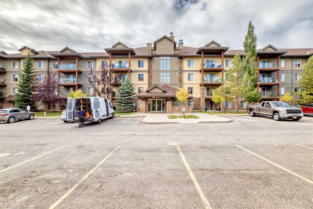 92 Crystal Shores Road, Okotoks, MLS® # A2263306