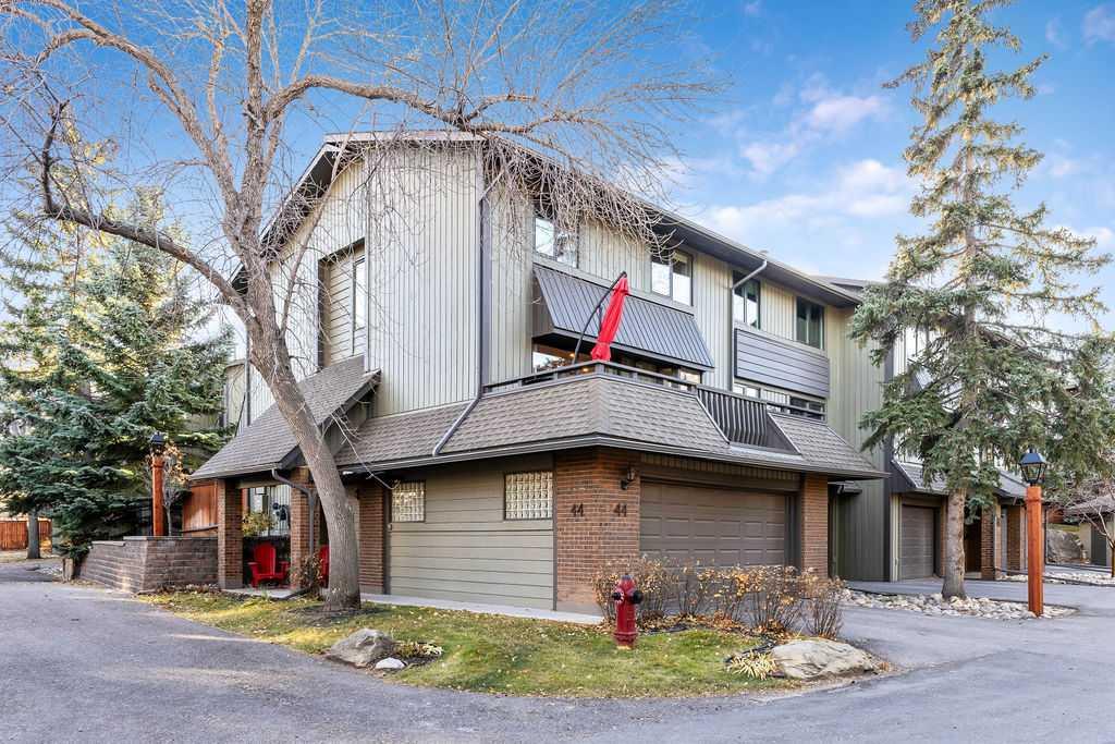10030 Oakmoor Way, Calgary, MLS® # A2268269