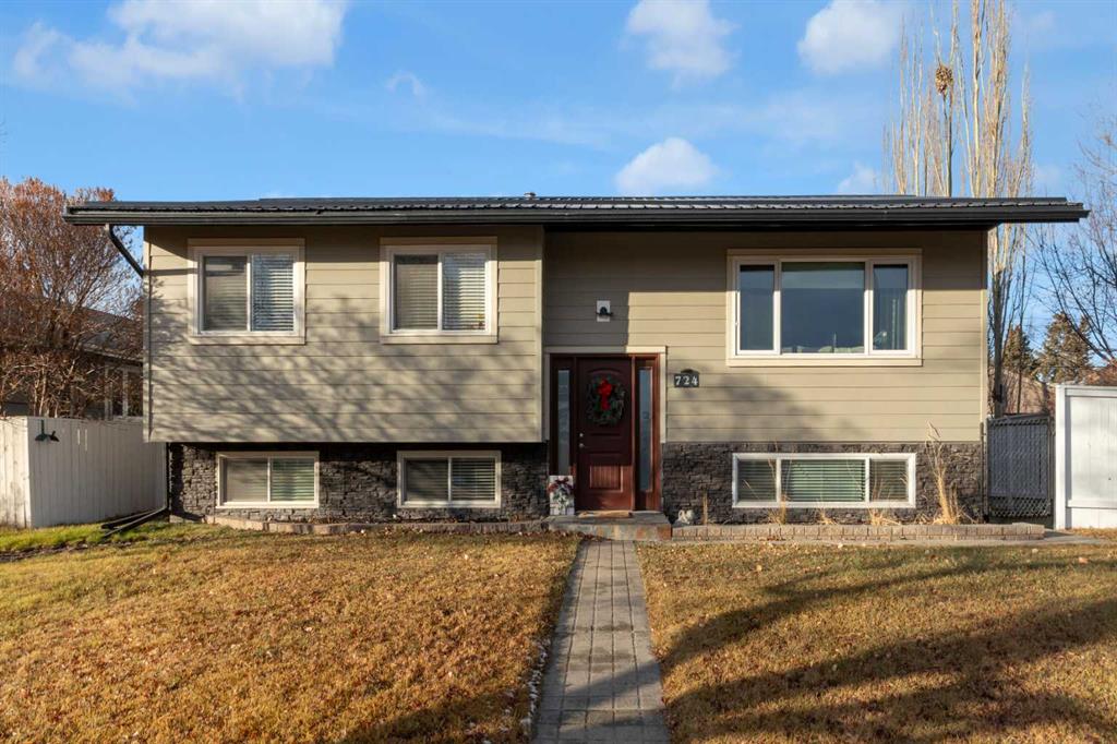 724 Mapleton Drive, Calgary, MLS® # A2271340