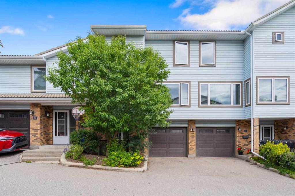 22 Coachway Gardens, Calgary, MLS® # A2272208