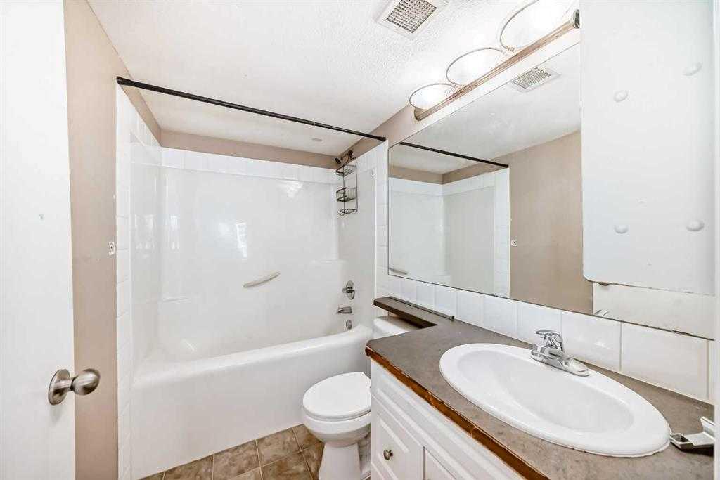 2000 Applevillage Court, Calgary, MLS® # A2276271