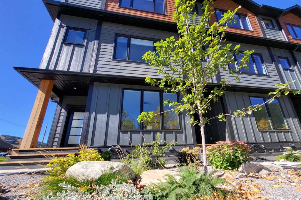 2102 131 Street, Blairmore, MLS® # A2276820