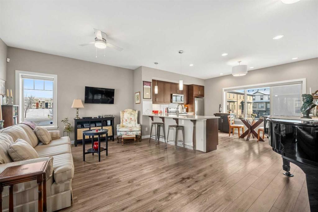 32 Horseshoe Crescent, Cochrane, MLS® # A2287330