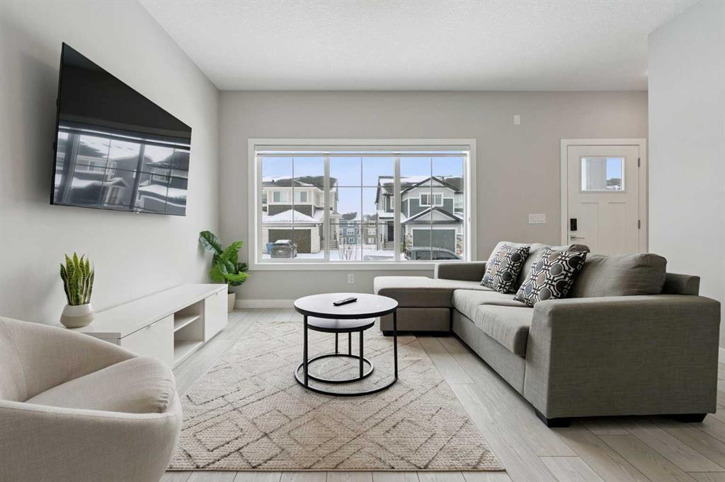 Real Estate Listing MLS A2289565