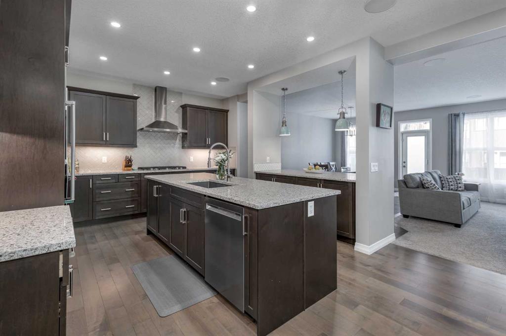 196 Riviera Way, Cochrane, MLS® # A2291315