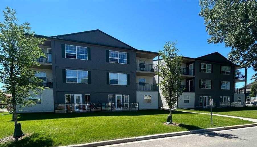 105 7 Avenue, High River, MLS® # A2292292