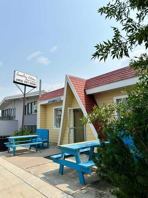 Real Estate Listing MLS A2295435