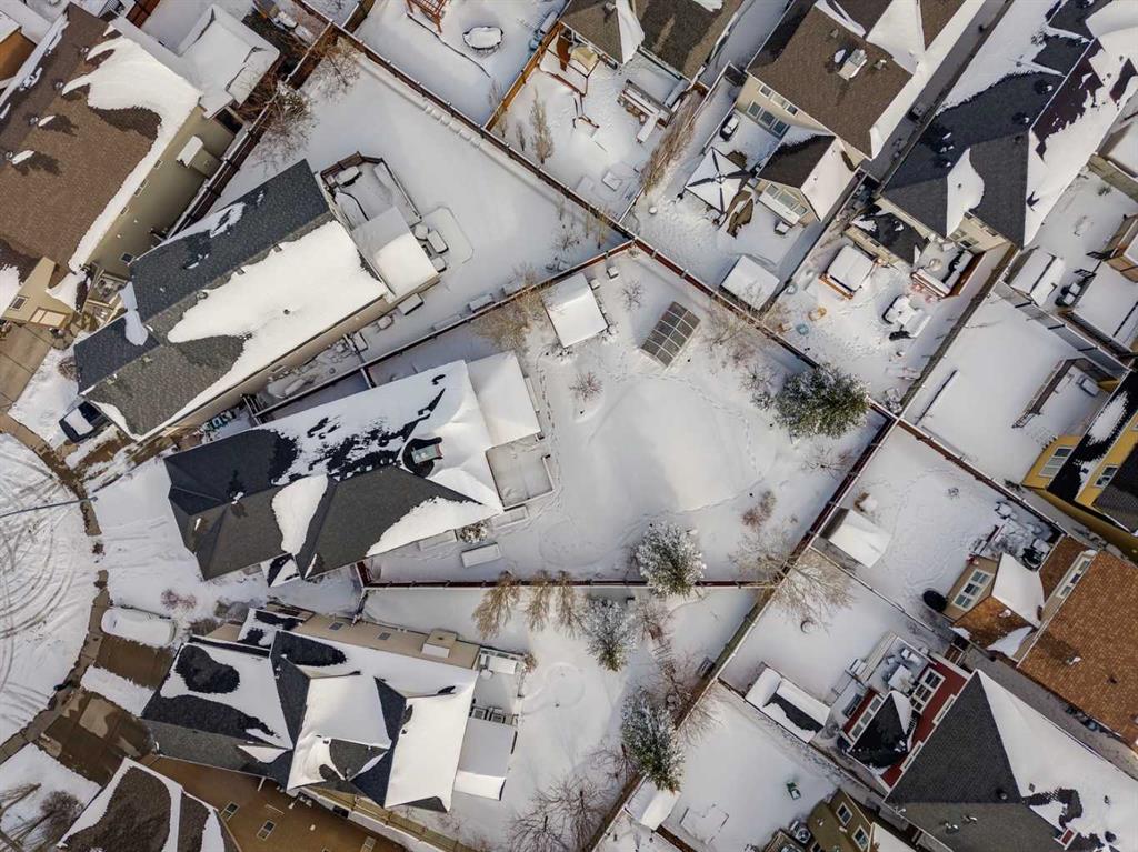 Real Estate Listing MLS A2299580