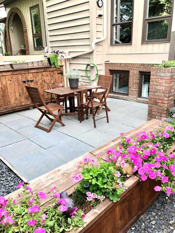 Real Estate Listing MLS A2300188