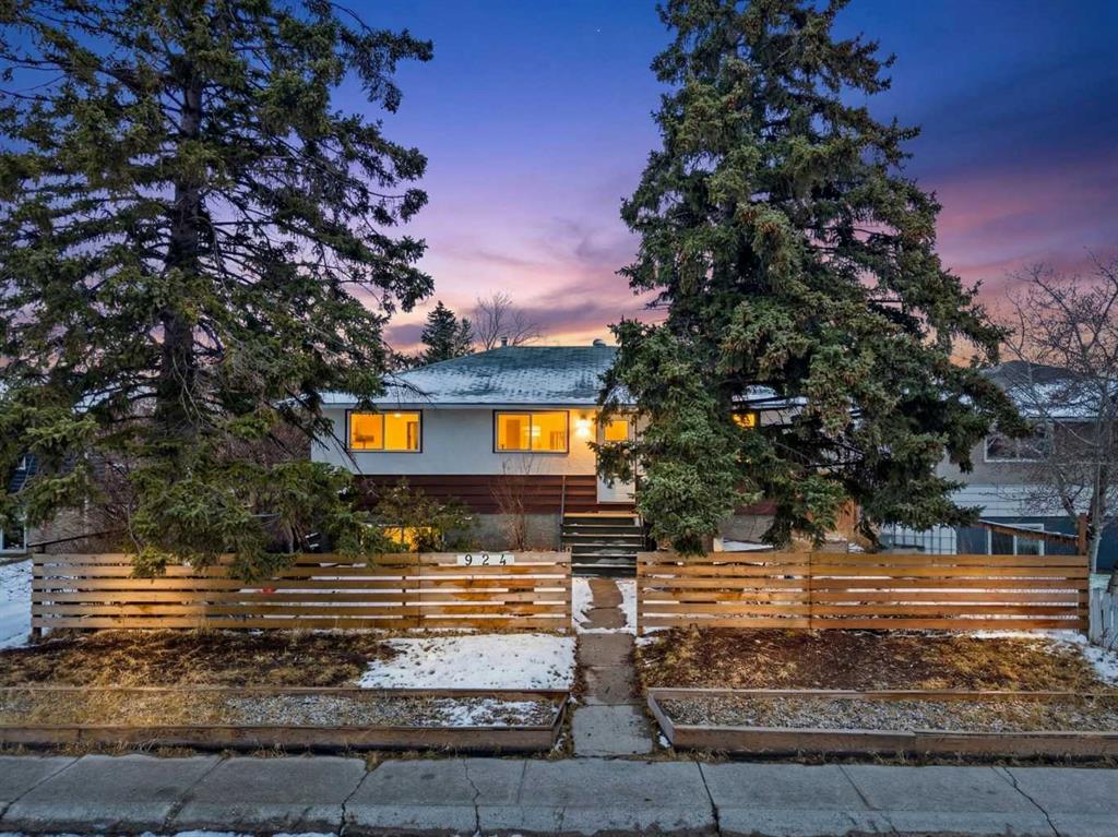 Real Estate Listing MLS A2300509