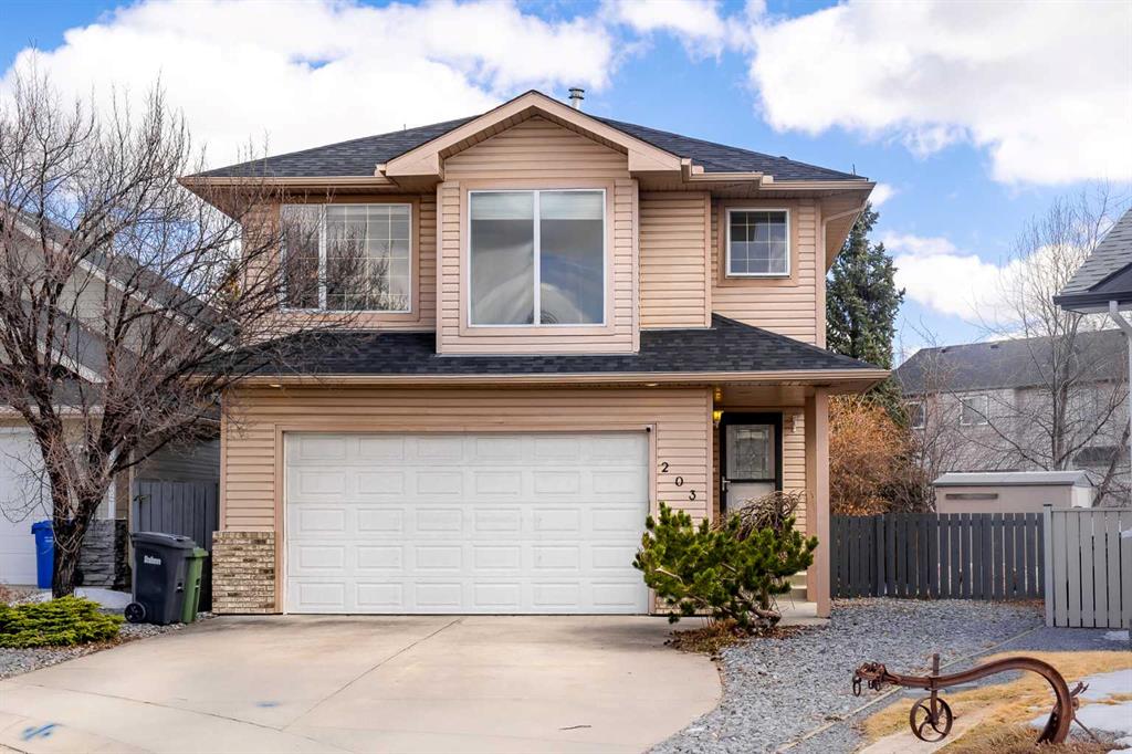 Real Estate Listing MLS A2301033