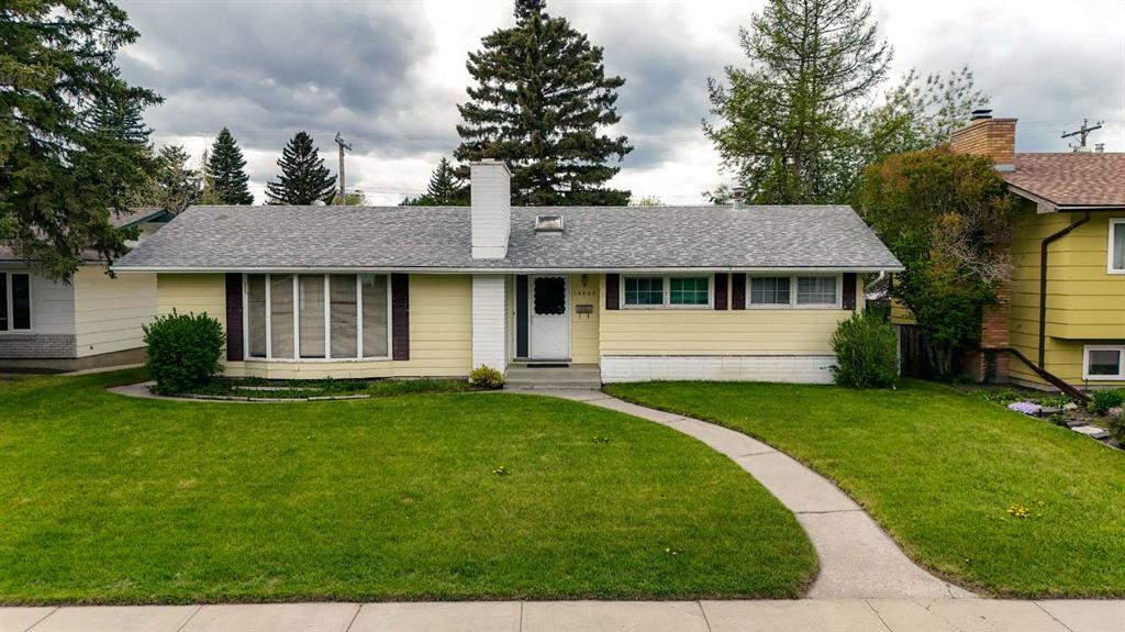 Real Estate Listing MLS A2301461