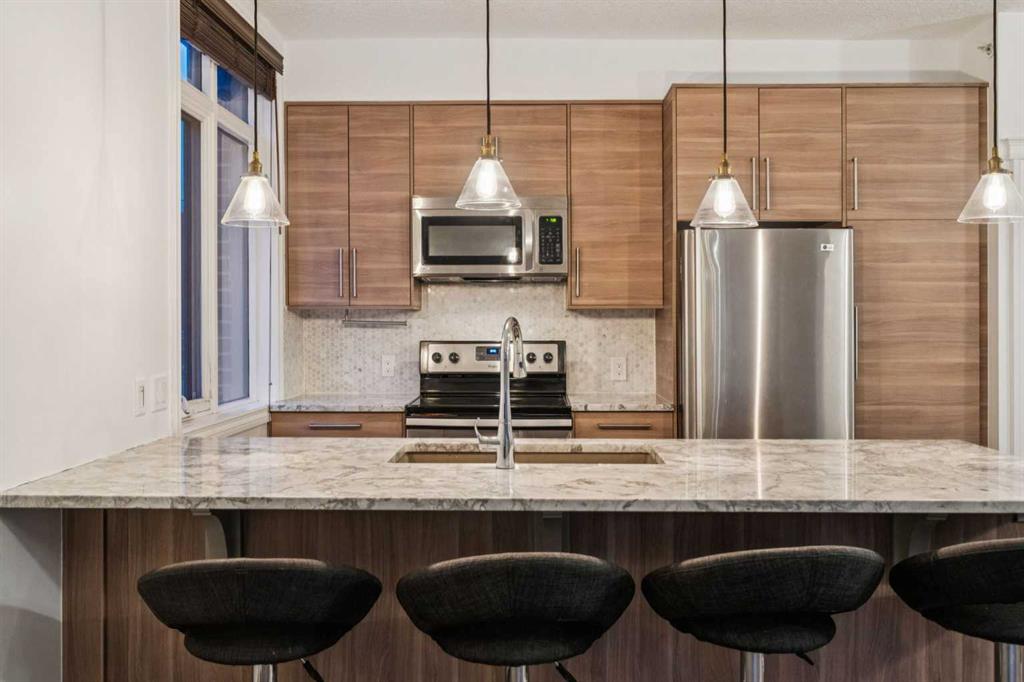 990 Centre Avenue, Calgary, MLS® # A2302912