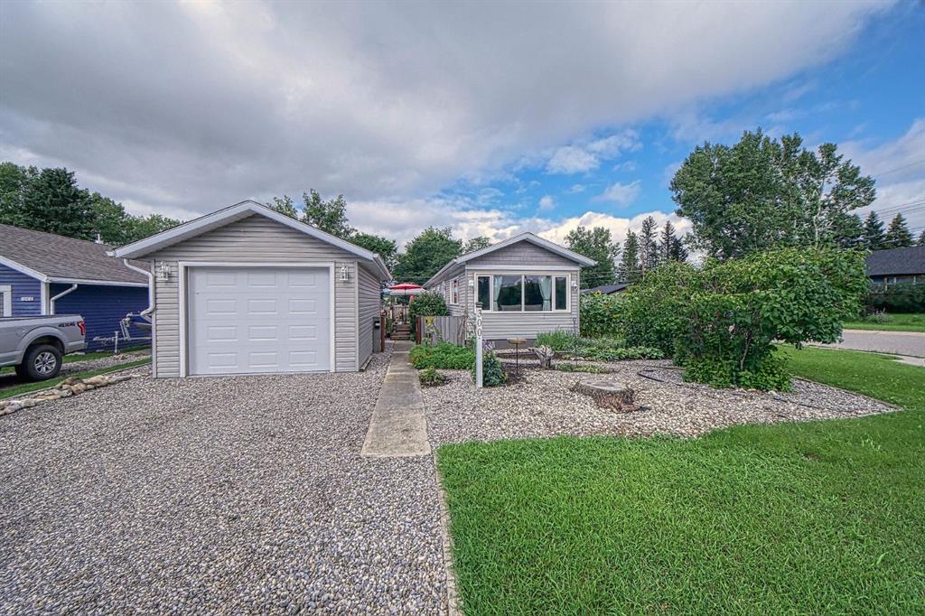 300 Twin Cities Drive, Longview, MLS® # A2304710