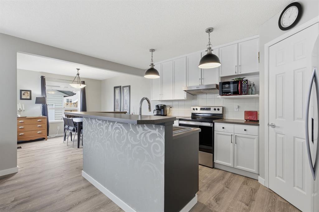 44 Cimarron Grove Way, Okotoks, MLS® # A2305641