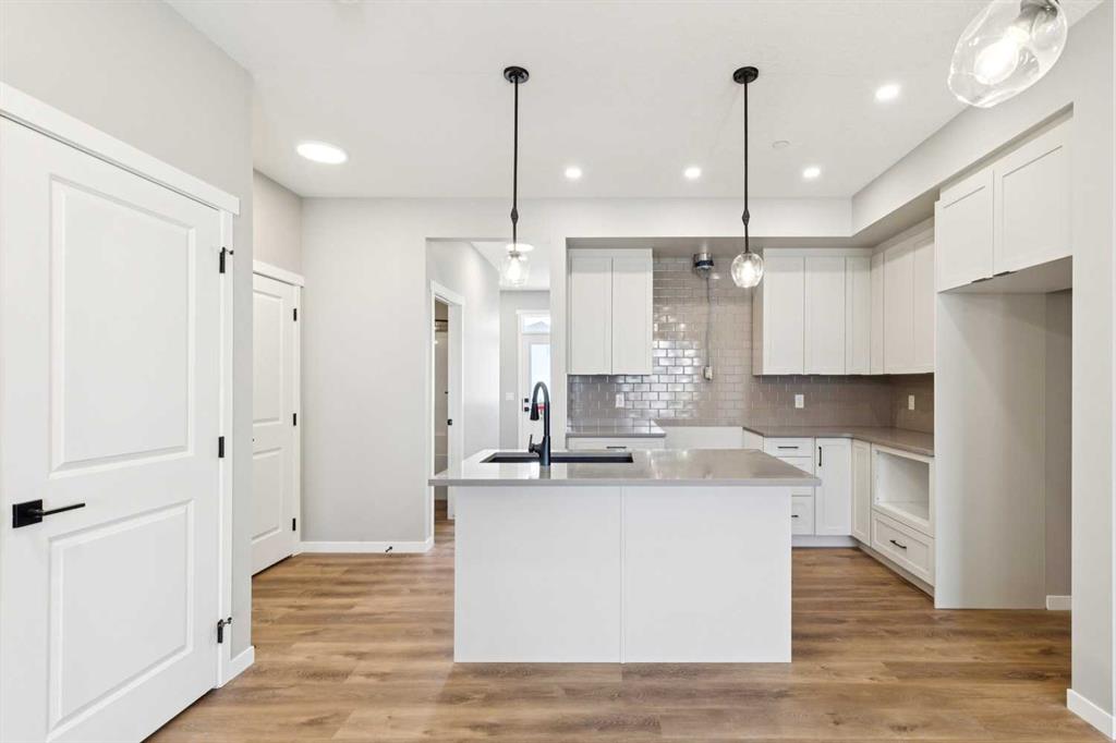 537 Hotchkiss Drive, Calgary, MLS® # A2306554