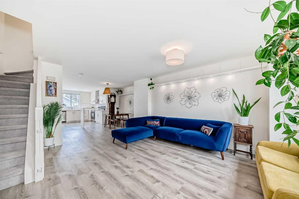 Real Estate Listing MLS A2311028