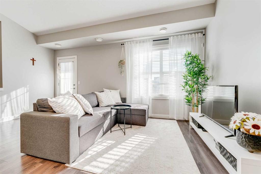 Real Estate Listing MLS A2311839