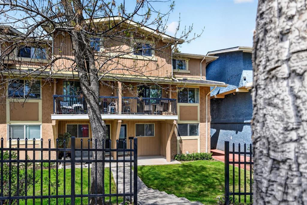 2200 Woodview Drive, Calgary, MLS® # A2313581