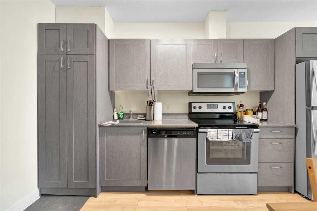 30 Brentwood Common, Calgary, MLS® # A2314491