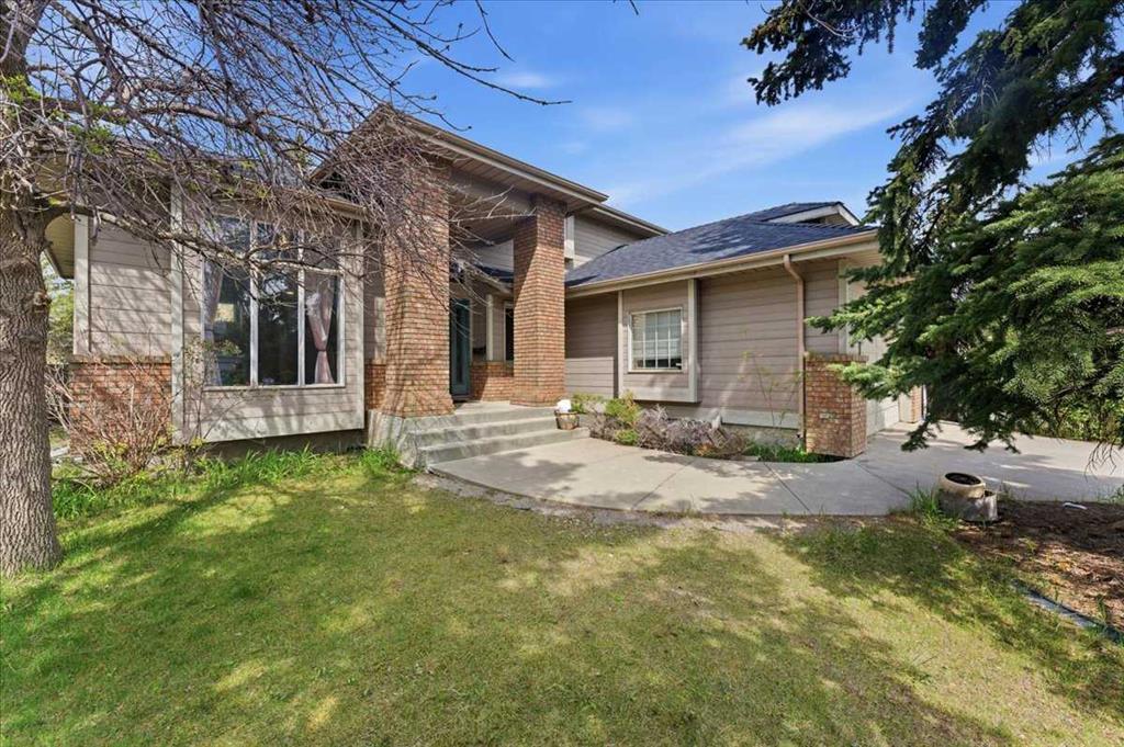Real Estate Listing MLS A2315096