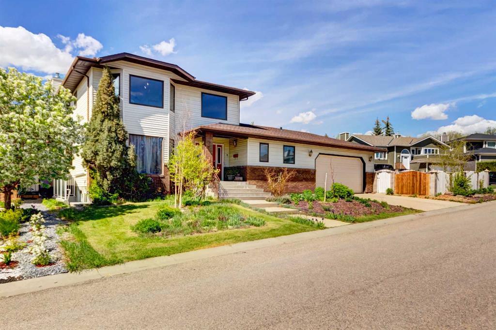 25 Deerfield Manor, Calgary, MLS® # A2315199