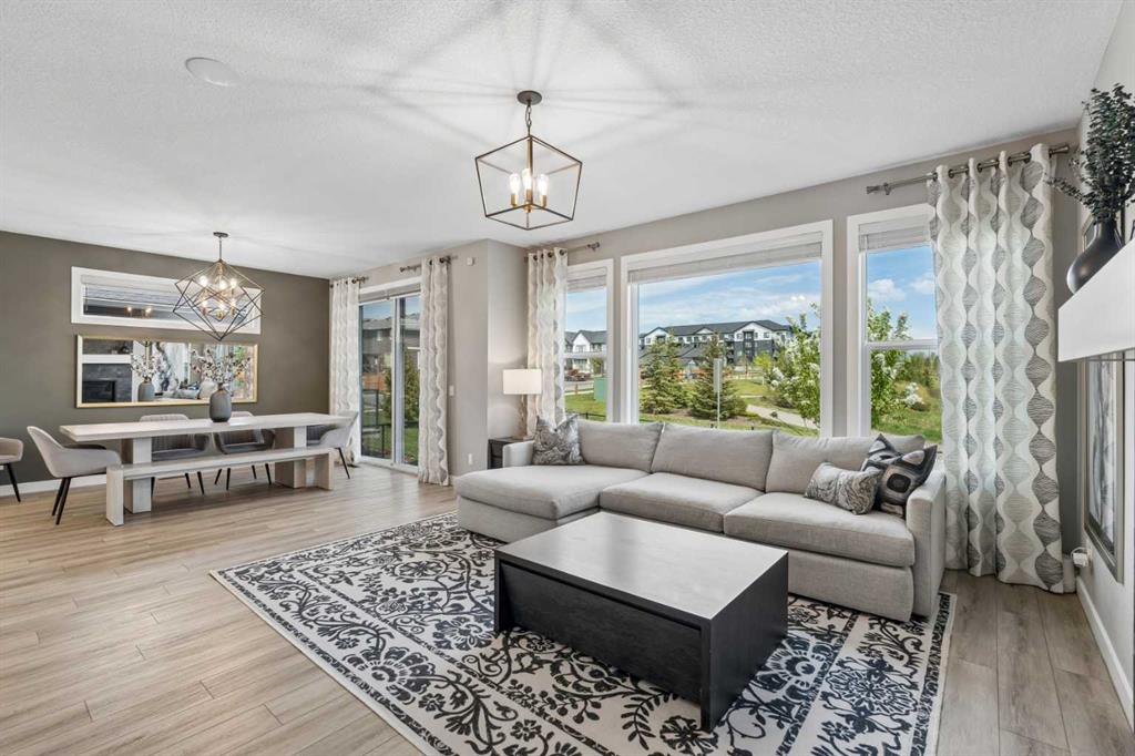 4 Highwood Drive, Okotoks, MLS® # A2315373