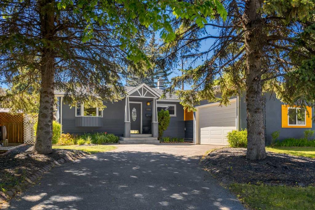 Real Estate Listing MLS A2315906