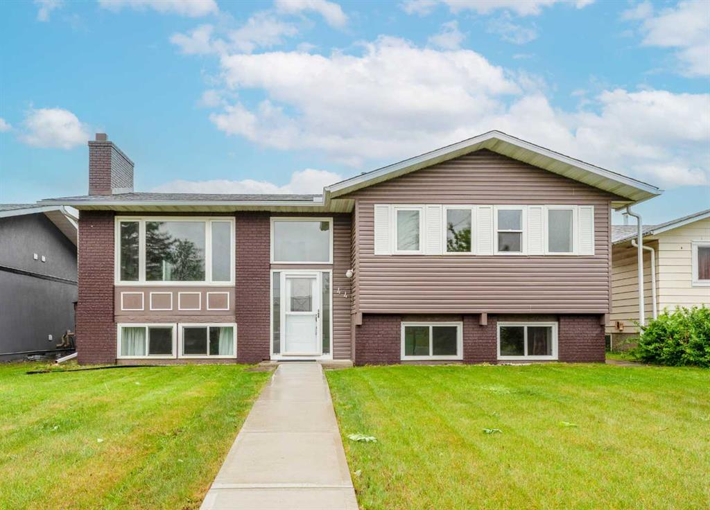 Real Estate Listing MLS A2316498