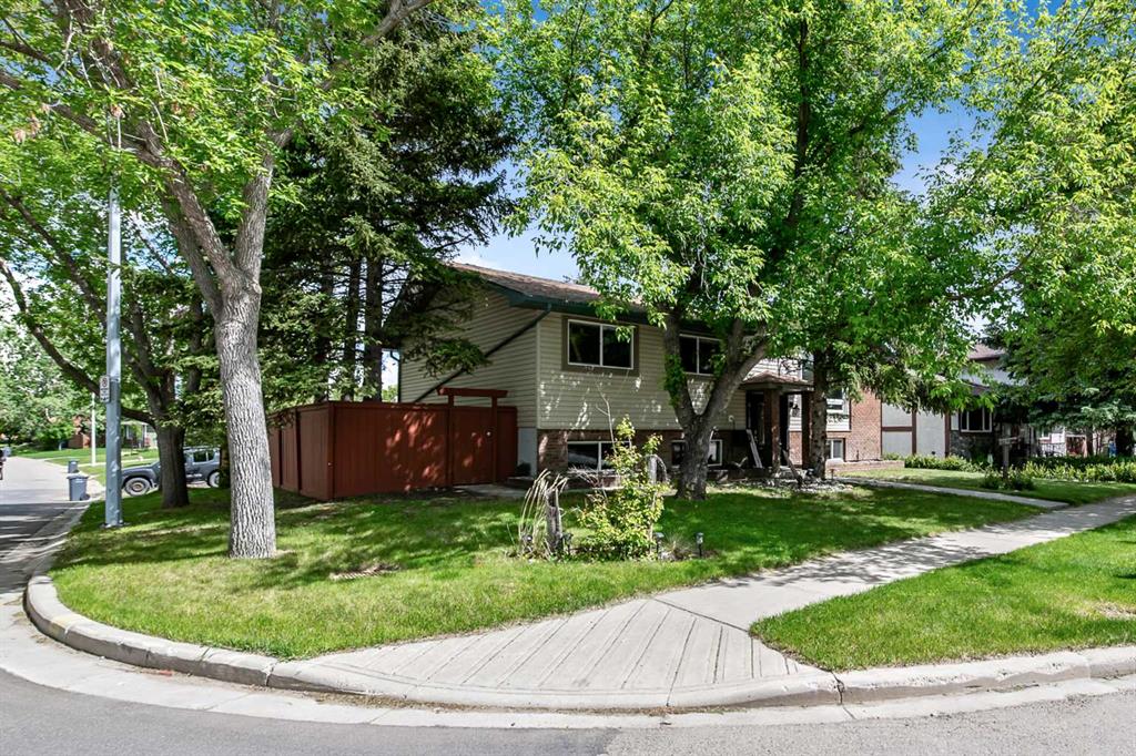 12 Robinson Drive, Okotoks, MLS® # A2319948