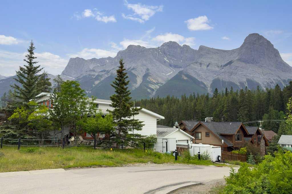 18 Macdonald Place, Canmore, MLS® # A2322027