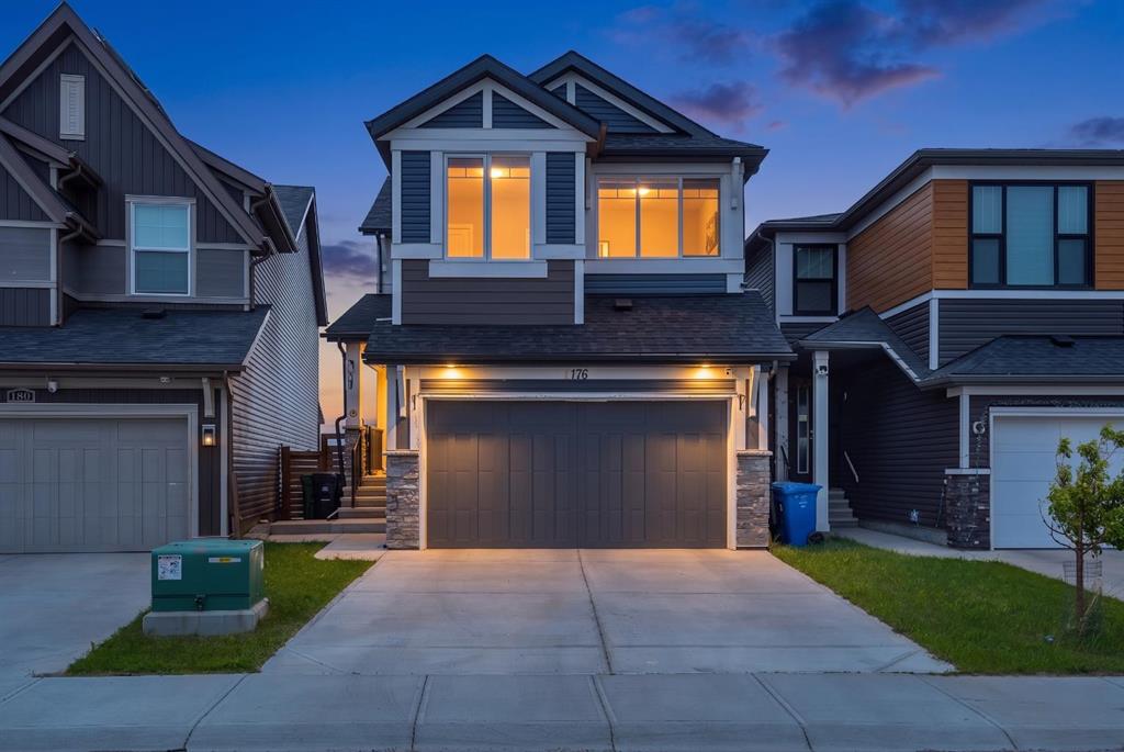 Real Estate Listing MLS A2322557