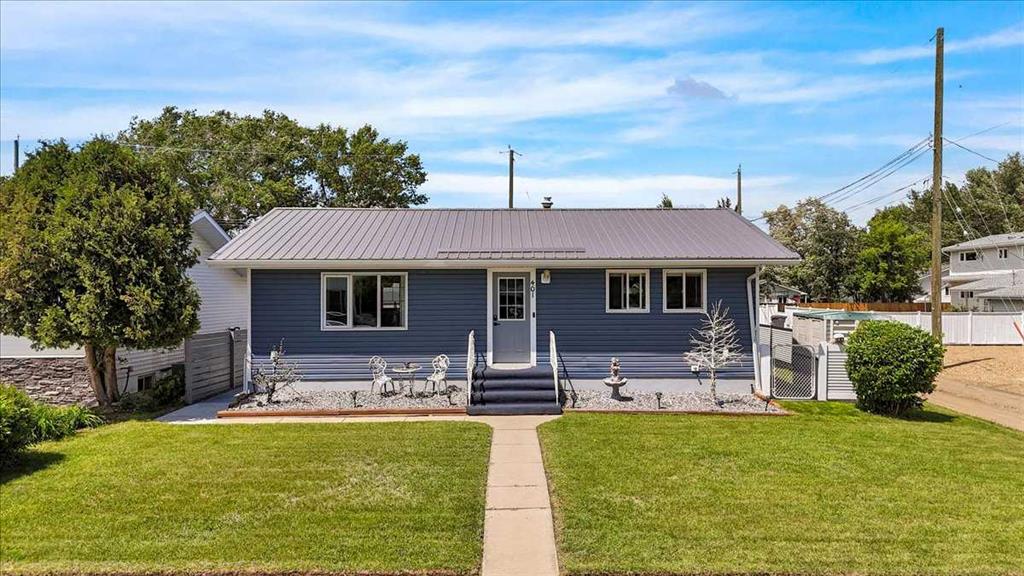 401 15 Street, Drumheller, MLS® # A2323015