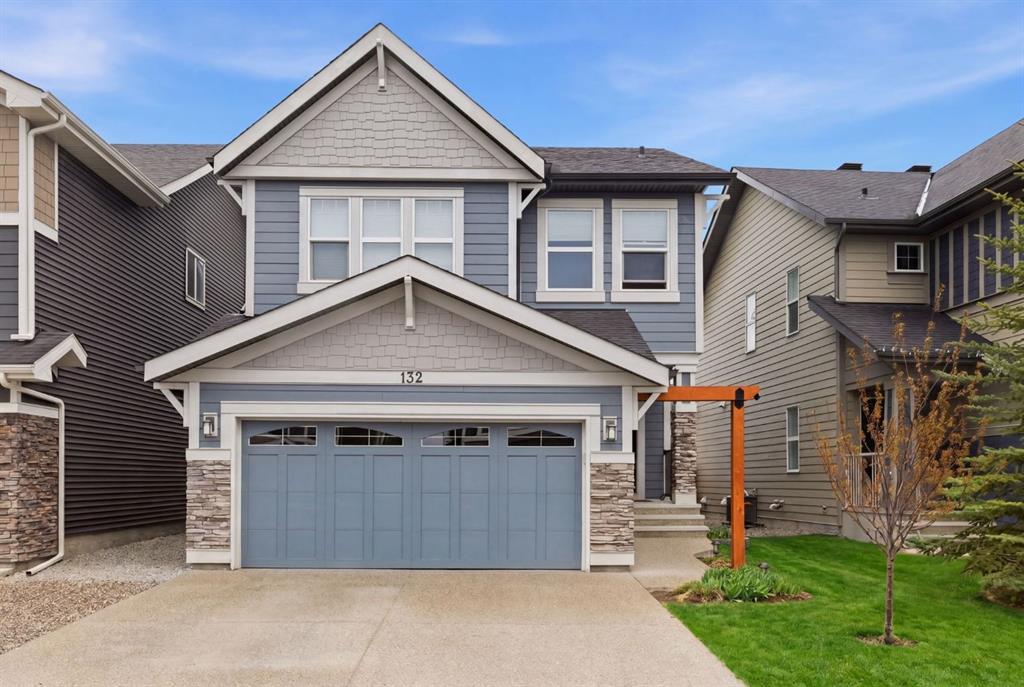 Real Estate Listing MLS A2324622