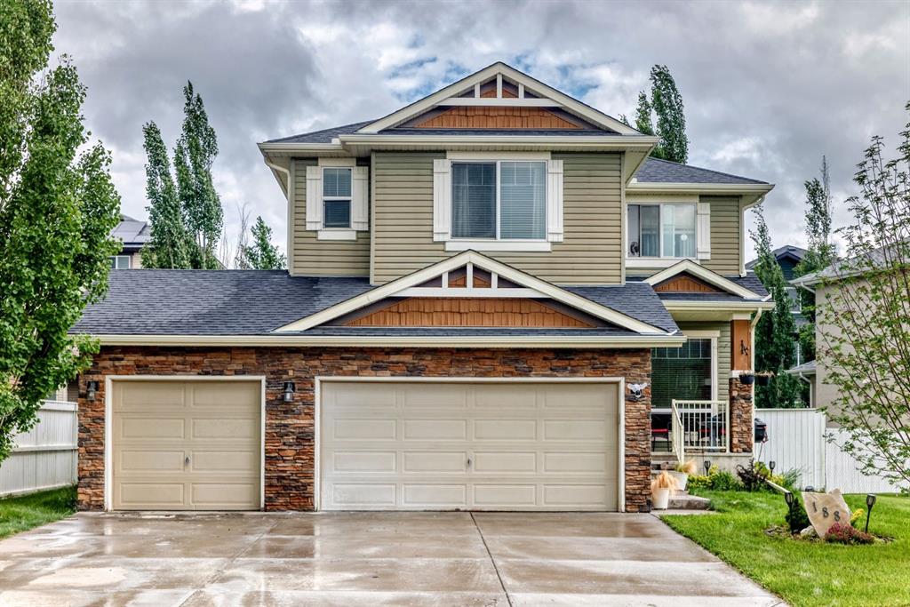 Real Estate Listing MLS A2325760