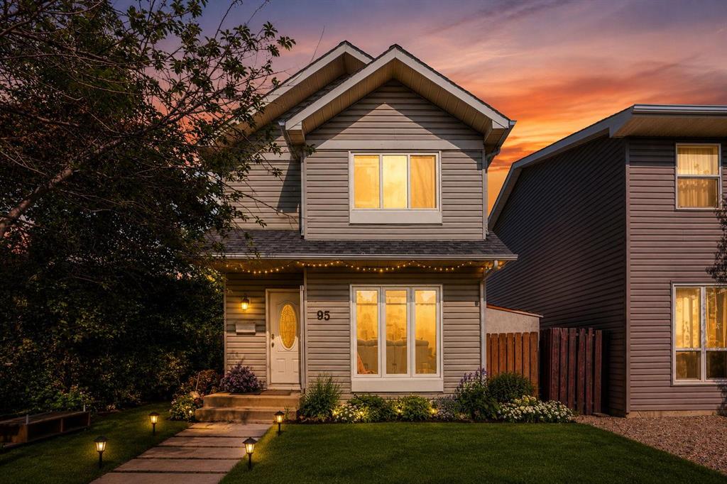 95 Castlegreen Close, Calgary, MLS® # A2326308