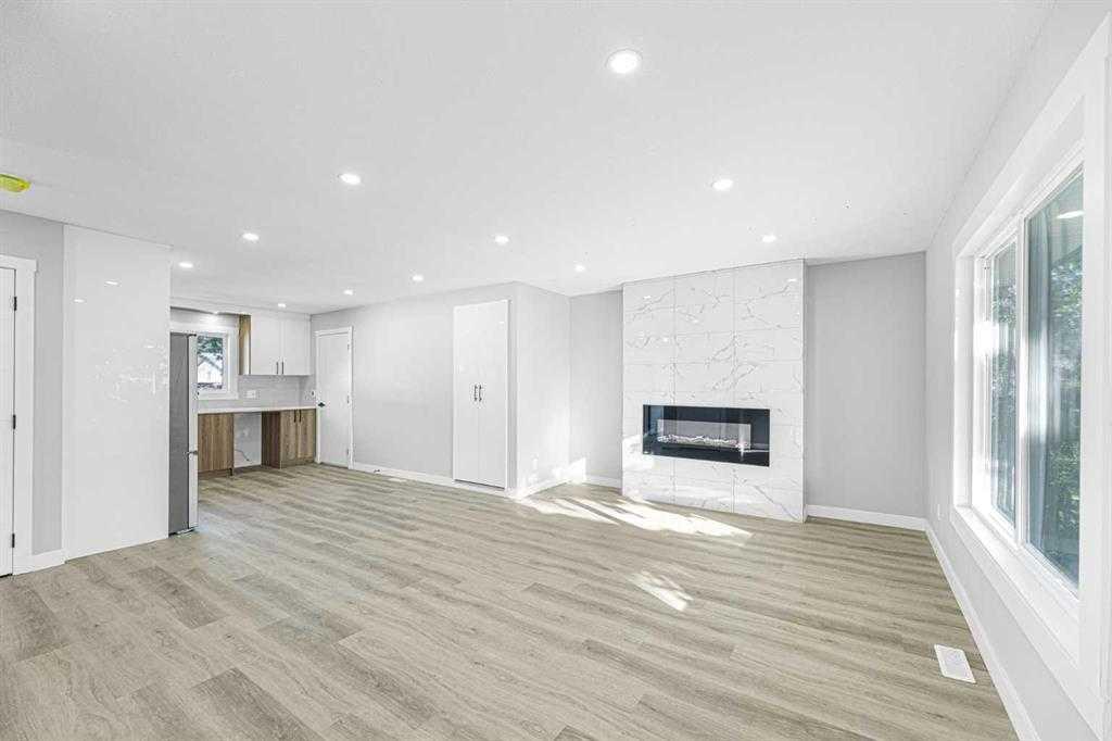 3239 Dovercliife Road, Calgary, MLS® # A2329382